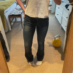 Wrangler jeans - Jeans från Wrangler i modellen iris💗jättefint skick, jag är 164 som referens