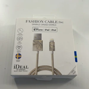 iPhone laddare - iPhone laddare, köpte för ungefär 170kr, 2 meter lång 
