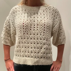 Stickad tröja Zara - Säljer den populära stickade tröjan från Zara!