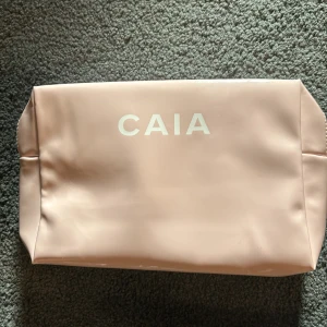 caia necessär  - helt oanvänd (nyskick)