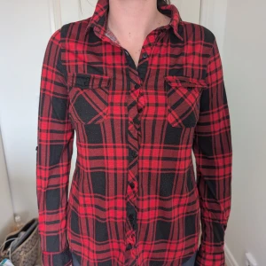 Fin flanell skjorta - Fint skick, normal I storleken och skönt material!