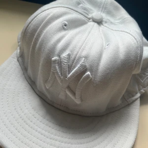 Keps New Era  - New York yankees keps! Äkta.  Nypris: 599kr  Först till kvarn. 