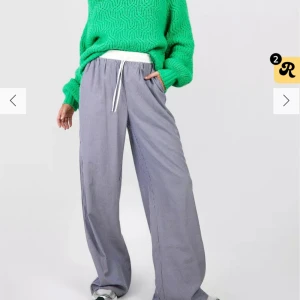 Tröja - Säljer denna super coola gröna tröja!!