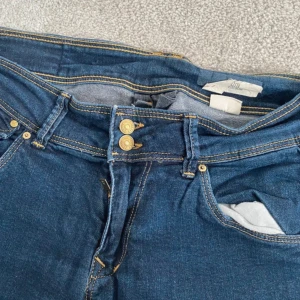 Low waist jeans sqin W27 L32 - Säljer dessa vintage jeans för 250kr