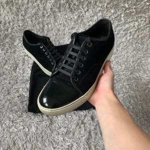 Lanvins - Säljer nu dessa sjukt snygga Lanvins! | Grymt skick lite crease på ena skon men andra är helt felfri! Inga heeldrag överhuvudtaget! | UK 8 som passar 43. | Dustbag ingår! | Ställ gärna frågor innan du köper!