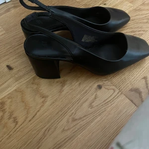 Oanvända klackskor  - Aldrig använda 