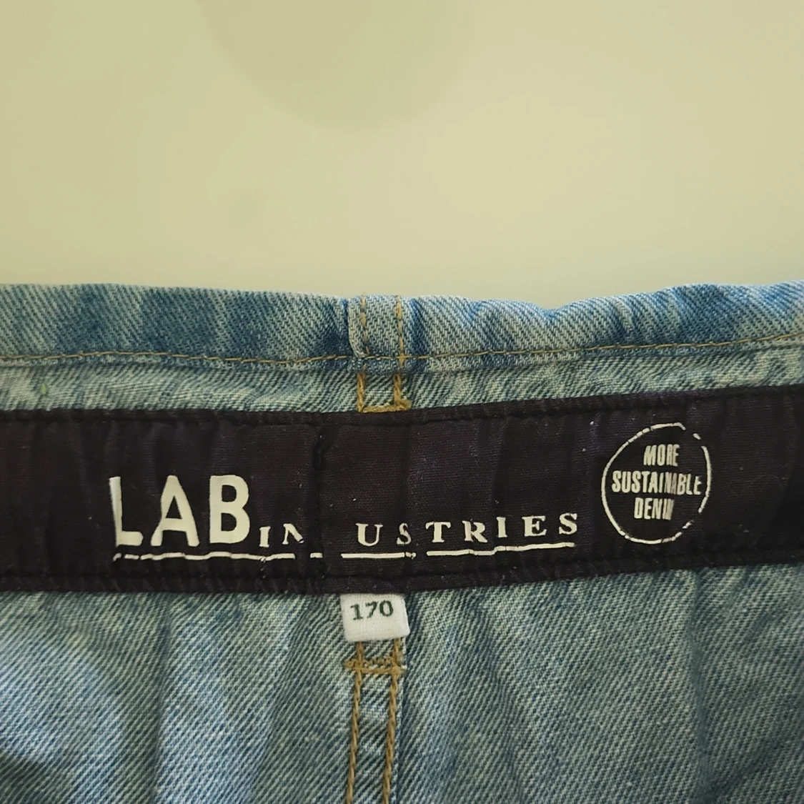 Blå jeansshorts från LAB Industries - 91