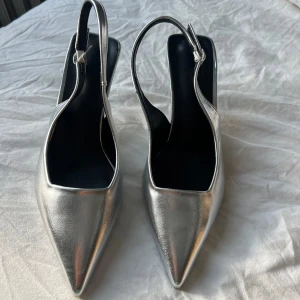 Klackar - Fina klackar från Shein, storlek 38