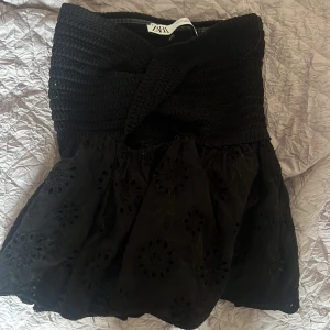 Zara topp xs  - Säljer för att den inte kommer till användning. ❤️