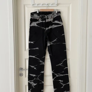 Tie dye jeans - Tie dye jeans från weekday med lappen kvar helt oanvända 