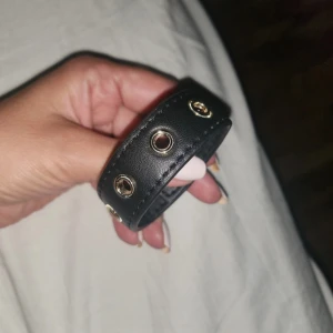 Edblad armband - Aldrig använd med guldiga detaljer.