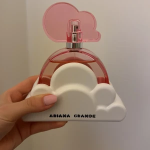 Cloud pink - 100ml, nypris 850kr