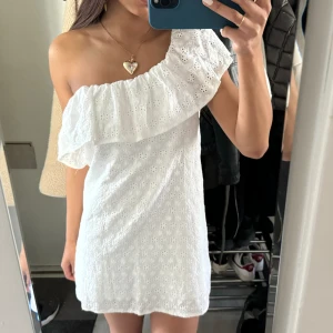 Studentklänning  - Supersnygg klänning som som kan användas till studenten eller sommaren🌸Jag är 165cm