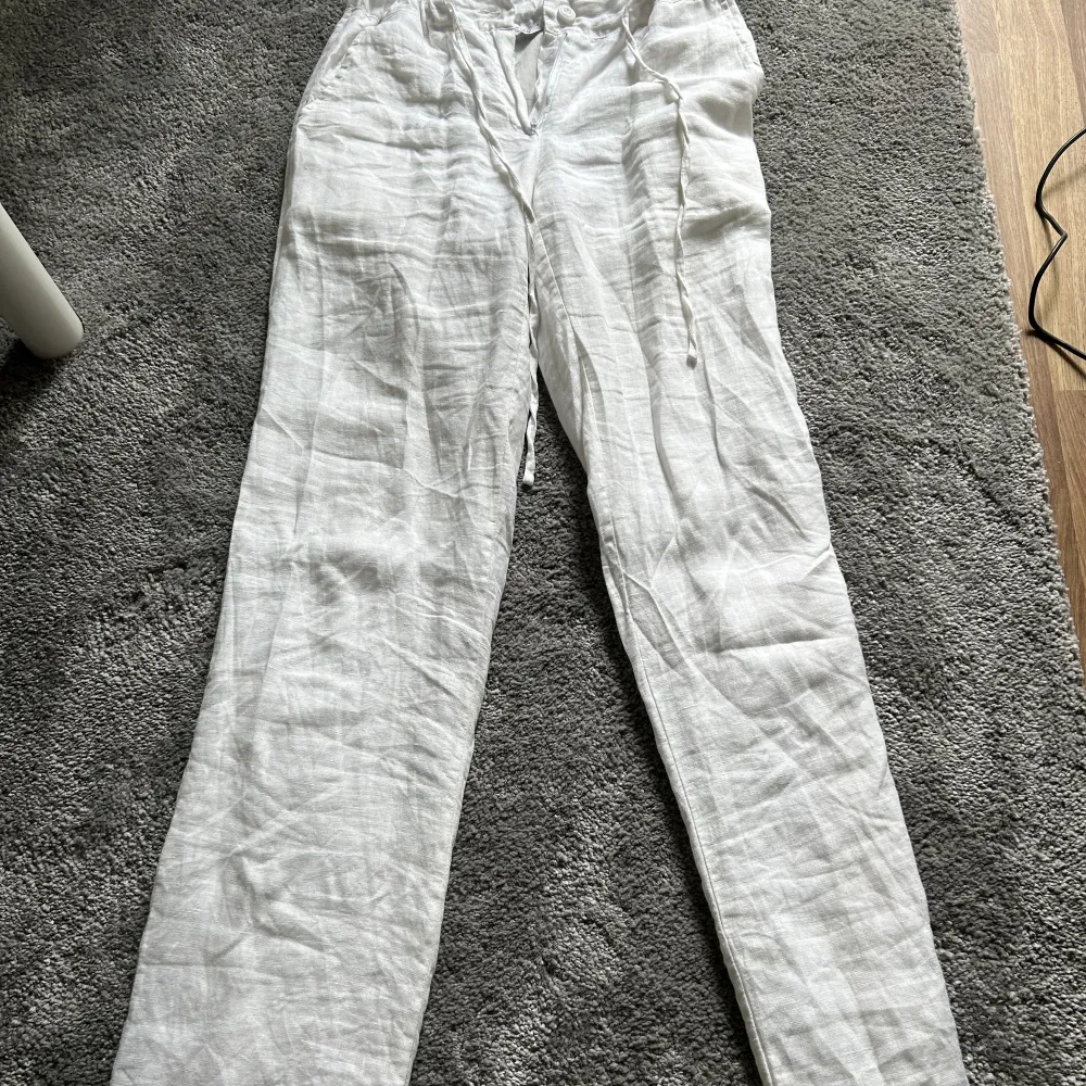 Fina byxor i storlek S, från designbysi men det fanns inte som märke!. Jeans & Byxor.