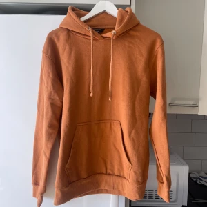 Missguided hoodie  - Skön hoodie från Missguided, väldigt sparsamt använd så som ny. 