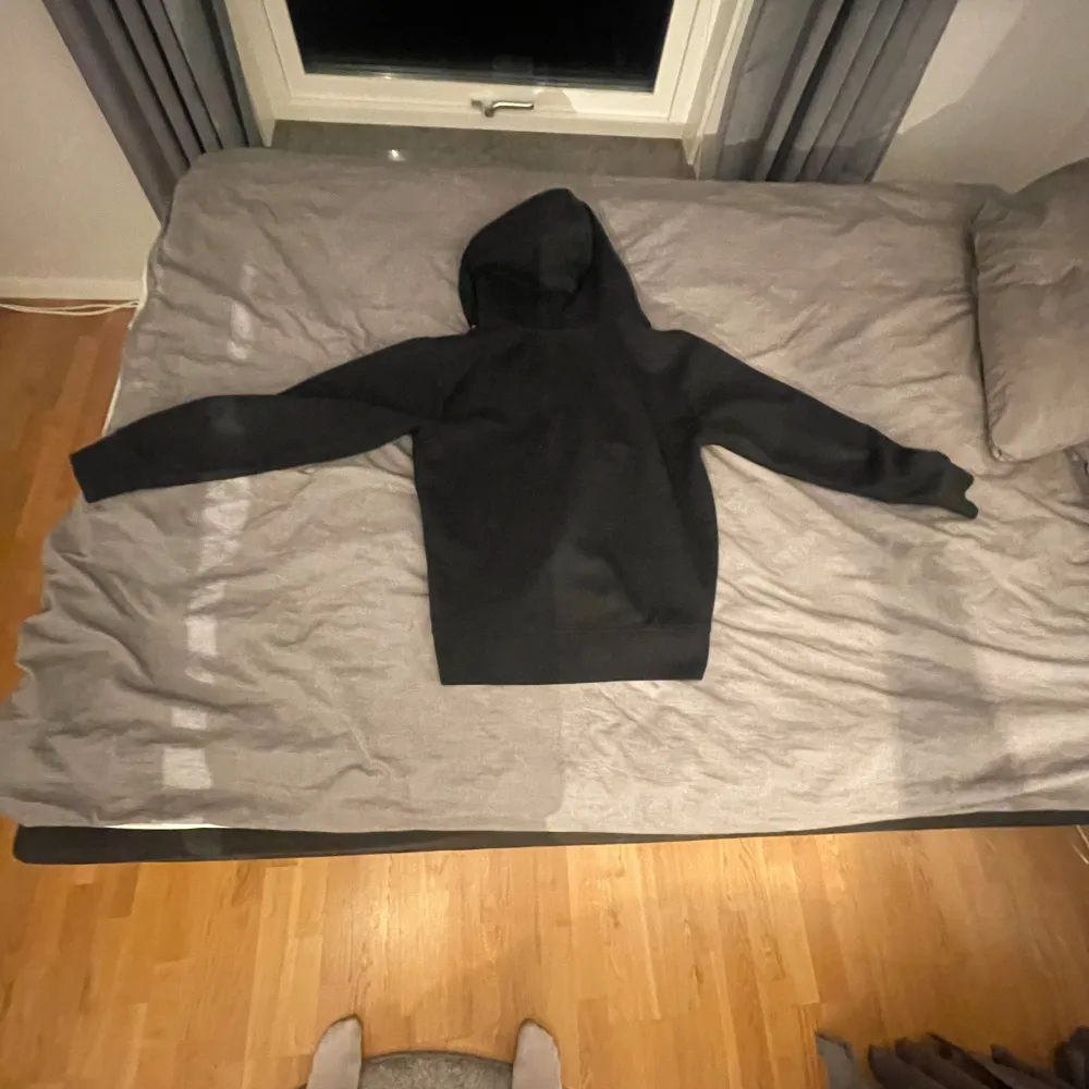 Polo hoodie i riktigt bra skick, hör av er om minsta frågetecken. Hoodies.