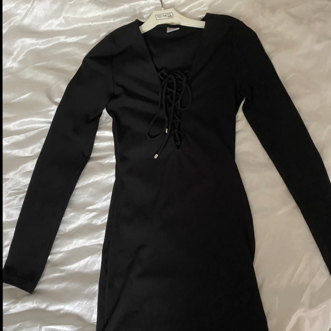 Tajt kortklänning - 91