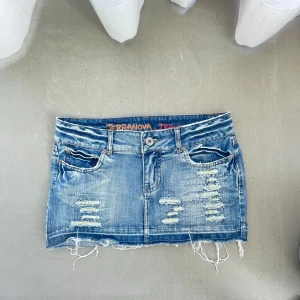 Cool jeanskjol!! - Säljer denna snygga jeanskjol❣️❣️ kontakta för mått