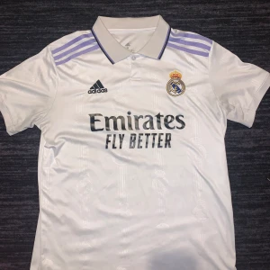 Real Madrid t-shirt - Jättebra skick Ej använd