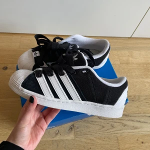 Adidas superstar supermodified - Oanvända adidas superstar ”supermodified” i storlek 38 1/2 💝