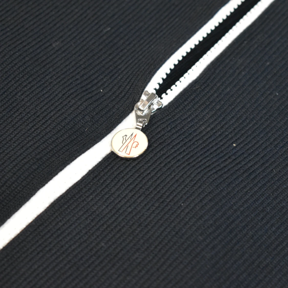 Moncler Cardigan - 92