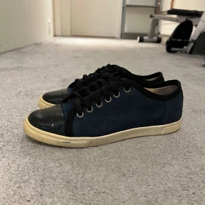 Lanvin skor - Lanvin skor i storlek 37/38/39 Hyfsat bra skick Skriv om ni har frågor