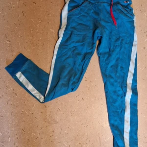 Mjukisbyxor  - Blåa bekväma mjukisbyxor 