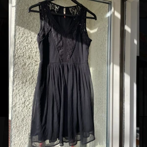 sexig klänning  - Nyskick 