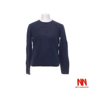 Hugo Boss tröja  - Tjocktröja Hugo Boss. Skick: 8/10, få tecken på användning. Strl: S. Kontakta oss gärna för frågor och fler bilder samt kolla in vår sida för fler plagg!