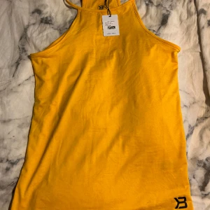 Helt nytt linne från Better Bodies - Så fint linne från Better Bodies. Helt nytt med lapp kvar. Strl L, men tycker det sitter mer som M.