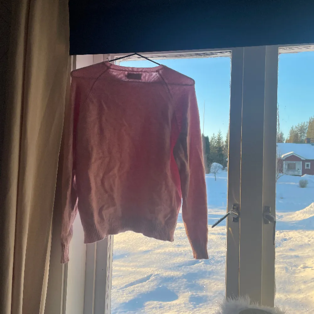 Ljusrosa tröja från only i storlek XS, oanvänd . Tröjor & Koftor.