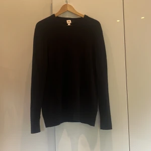 Kashmir tröja - Sjukt snygg 100% Kashmir tröja från H&M i storlek M. Super skön och mjuk