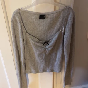 Gina tröja - Helt ny (aldrig använd), inga defekter och passar nu till hösten och vintern🫶