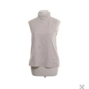 Tröja  - Köpt från Sellpy 