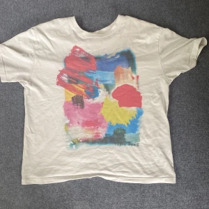 Gallery dept t-shirt - En riktigt fett t-shirt från gallery dept.  Sitter lite oversized så passar både folk som bärmedium och large 