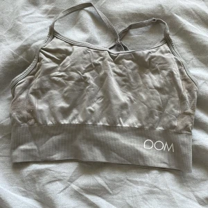 Sports bra - Light weight, unpadded