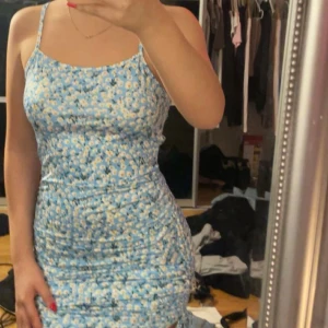 Klänning stl XS oanvänd  - Klänning i stl XS oanvänd 