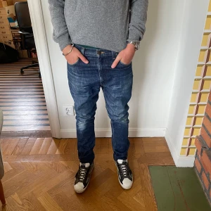 Vintage Levis usa jeans  - Ovanliga vintage Levis jeans. Passar mellan 182-187