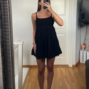 🖤✨Kortklänning från zara✨🖤 - Kort söt klänning från zara som inte kommer till användning ✨🖤