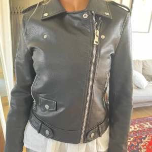 Mc jacka xs - Fin Mc-jacka från Mango. Endast använd ett fåtal gånger 