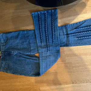 Heans - Coola blåa jeans som inte längre kommer till användning 💙💙säljer för ganska billigt pris 