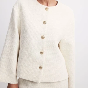 Oversize tweed jacket, Nakd  - Helt ny med lapp och orginalpaket kvar, storlek 34 men oversize så lite stor i storleken skulle jag säga! Slutsåld på hemsidan🤍