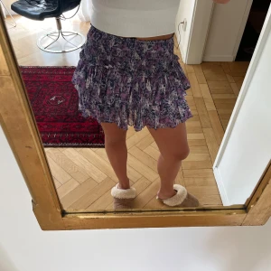 Isabel Marant kjol - Kjol från Isabel Marant. Mycket bra skick! Jag har vikt ner kanten på bild 1 och 2. 