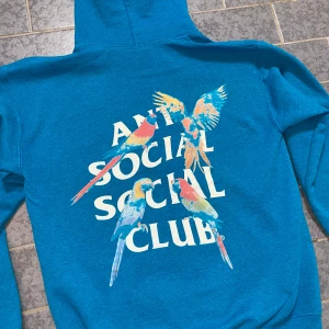 Anti Social Club - En fet Hoodie från Anti Social Club | 9/10 skick och jag själv har aldrig använt den | Jag köpte den på plick men den var lite för liten | Skriv för frågor eller intresse❗️
