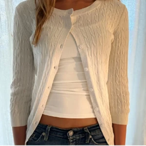 Super snygg kofta - Säljer denna super snygga koftan, inget tecken på användning!!❤️