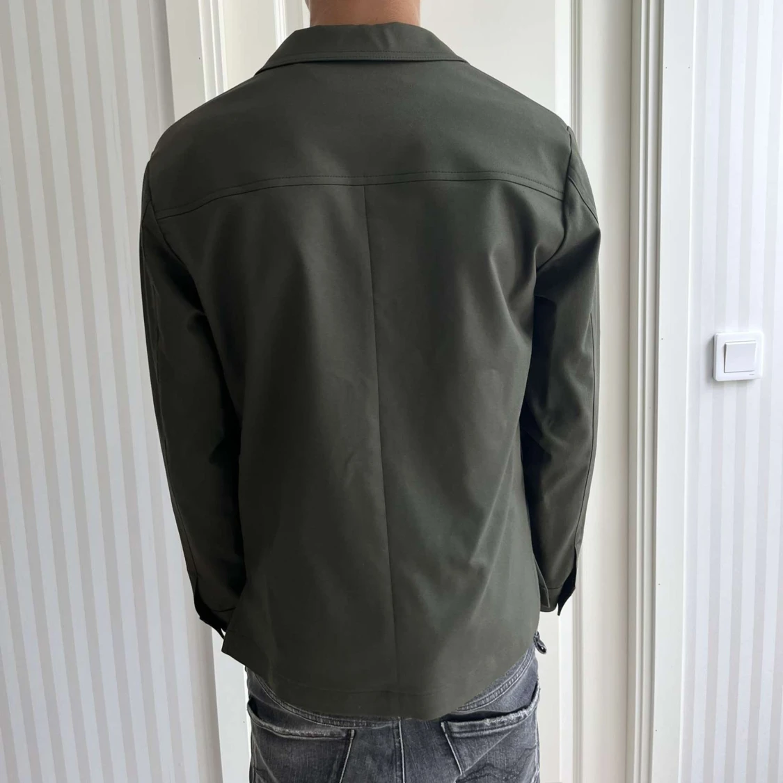 Olivgrön overshirt från J.Lindeberg - 91