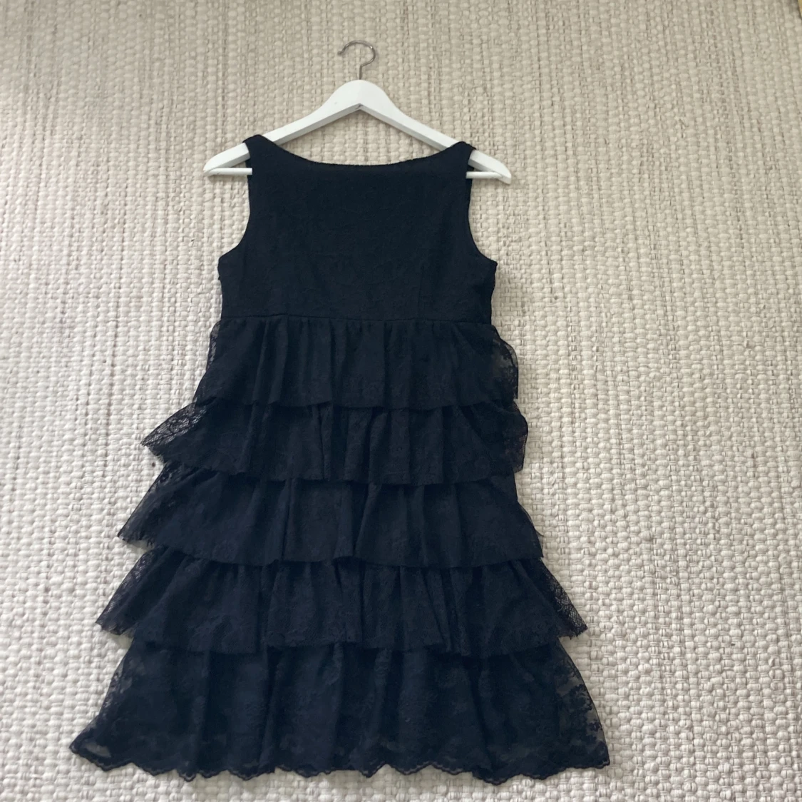 Svart ärmlös klänning från Zara Basic - 90