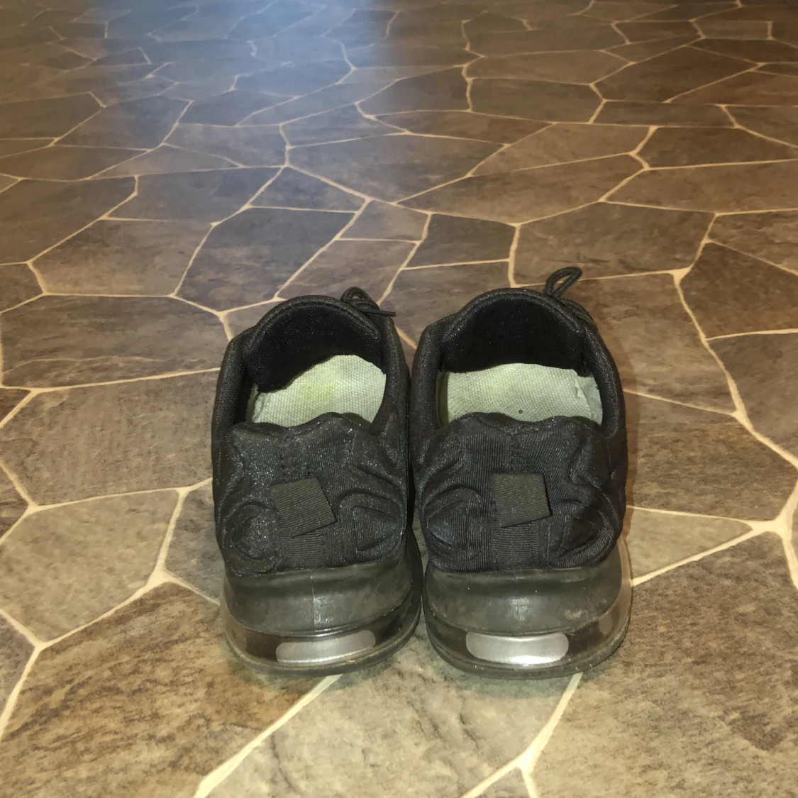 Svarta storlek 42 - 90