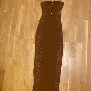 Klänning  - Klänning 