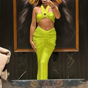 Set - Säljer det här gula setet. Använd bara 1 gång.